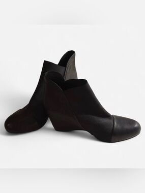 Gentle Souls by Kenneth Cole Black Leather Elastic Bootie with 2” Wedge Heel